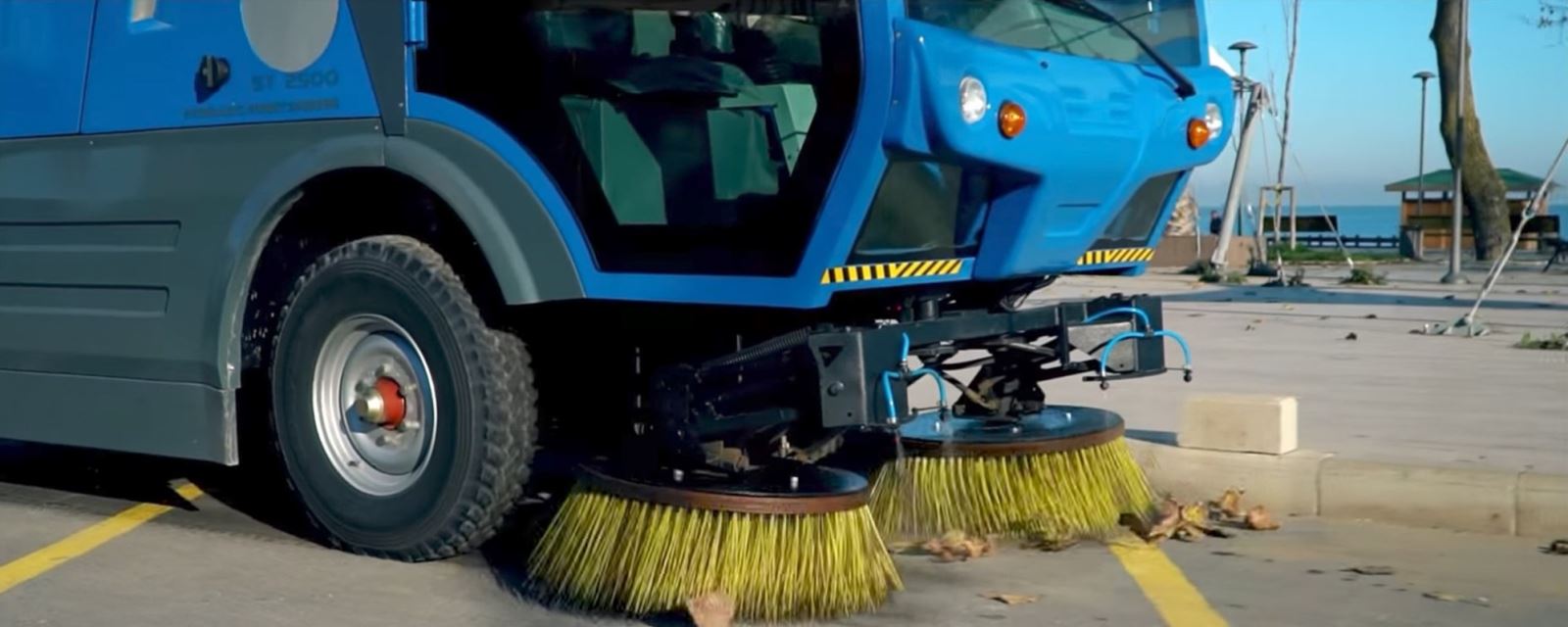 Yol süpürme araçları